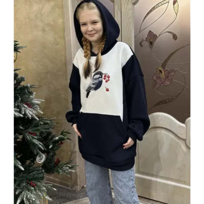 Толстовка оверсайз с вышивкой Снегирь.